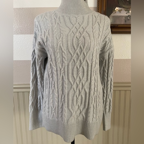 Tahari Light Gray Cable Knit Moc Neck Sweater size Medium New - Picture 5 of 10